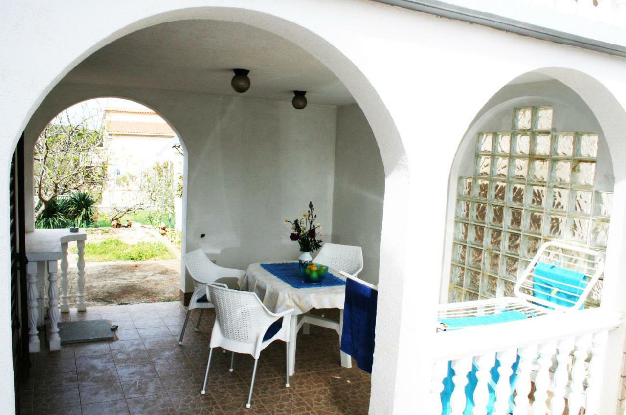 Apartment Azriel Vir Exterior photo